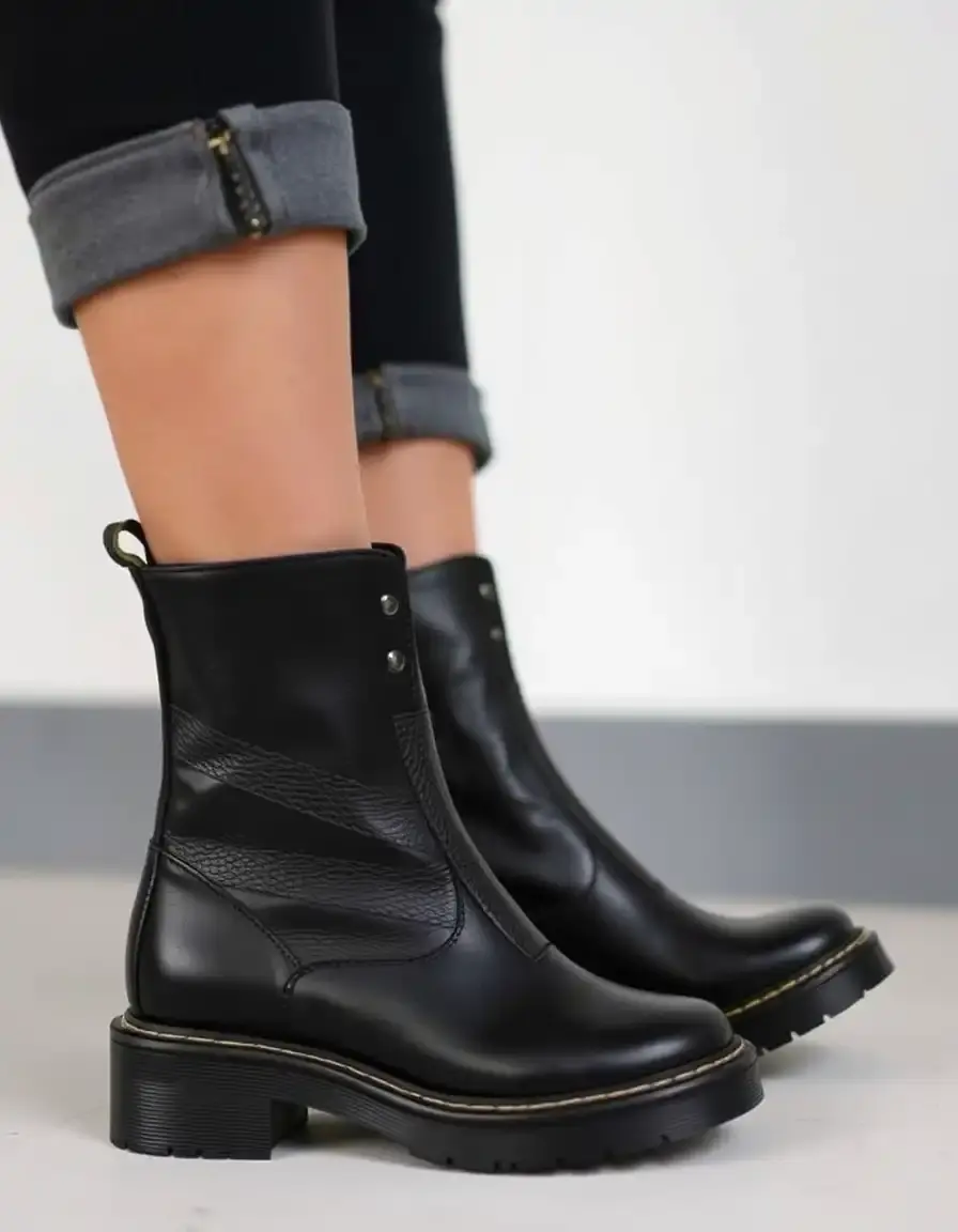 Bottine noir en cuir femme style Chelsea épuré