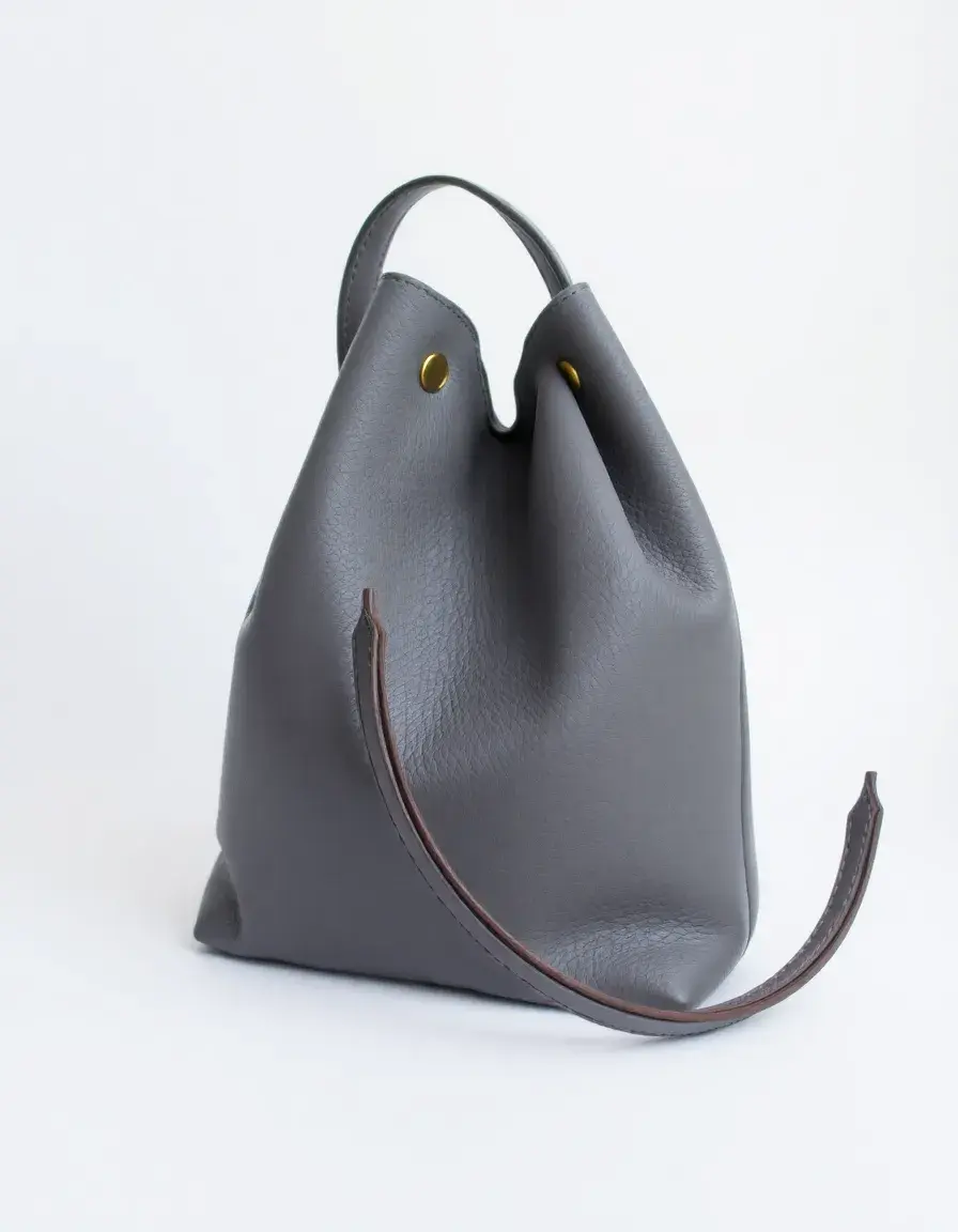 Petit canapé cuir gris moderne