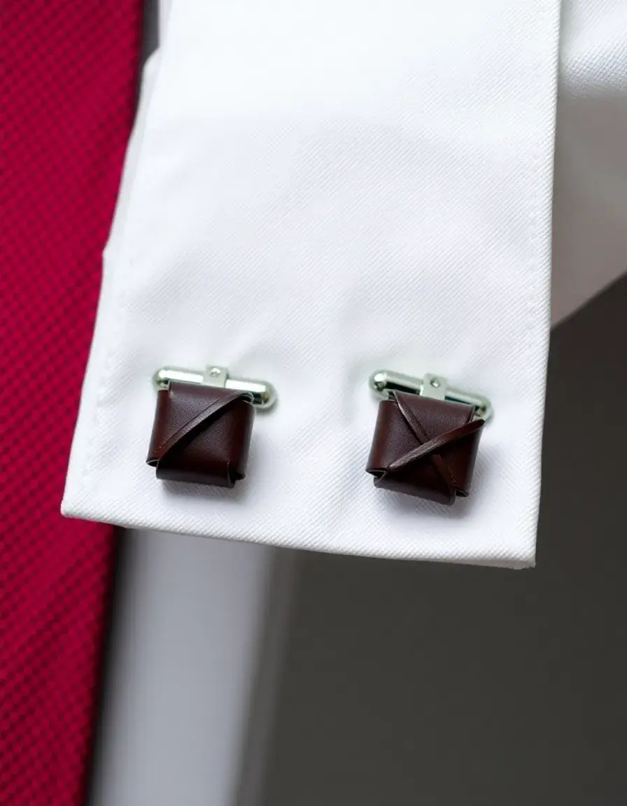 Boutons de manchette en cuir sophistiqués