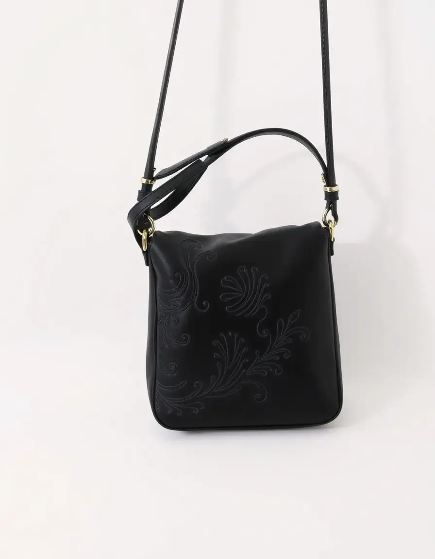 Sac bandoulière en cuir noir femme style classique
