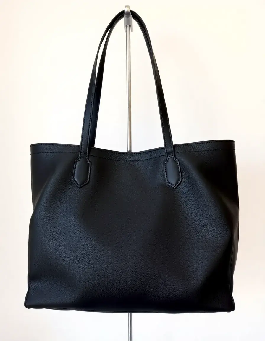 Sac cabas en cuir noir large et élégant