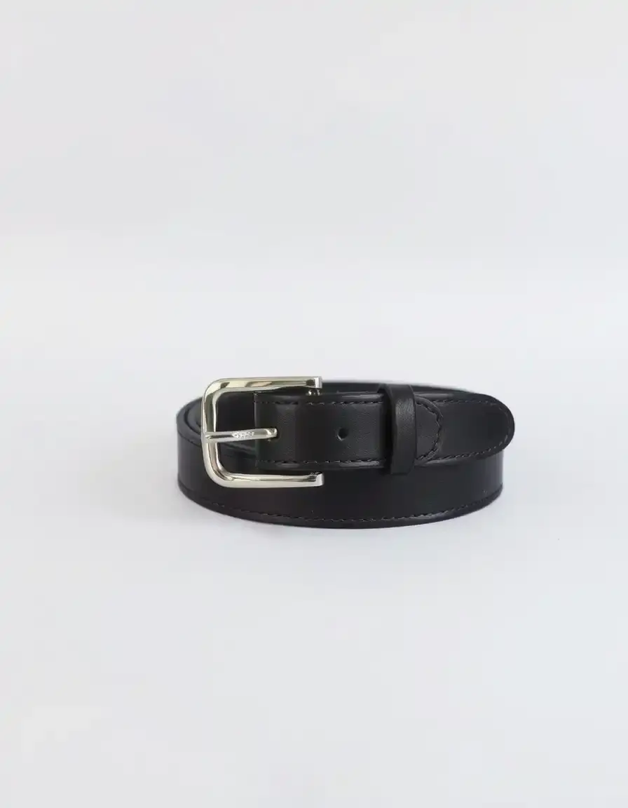 Ceinture designer en cuir pour femme avec boucle élégante